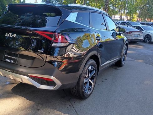 Certified 2025 Kia Sportage EX AWD/4WD image 4