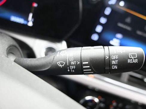 Used 2025 Chevrolet Trax LT FWD image 25