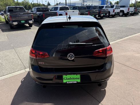 Used 2017 Volkswagen GTI SE FWD image 5