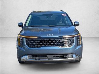 Used 2025 Kia Carnival SX video 2