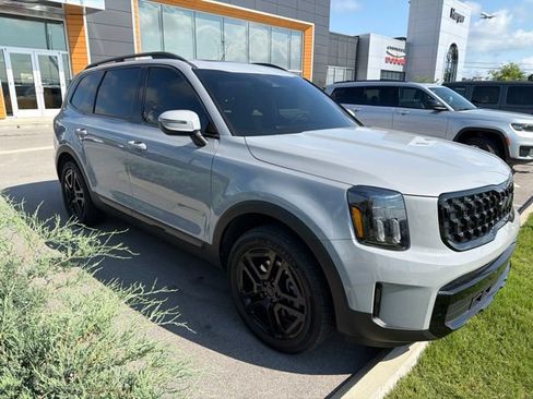 Used 2025 Kia Telluride EX X-Line AWD/4WD image 3