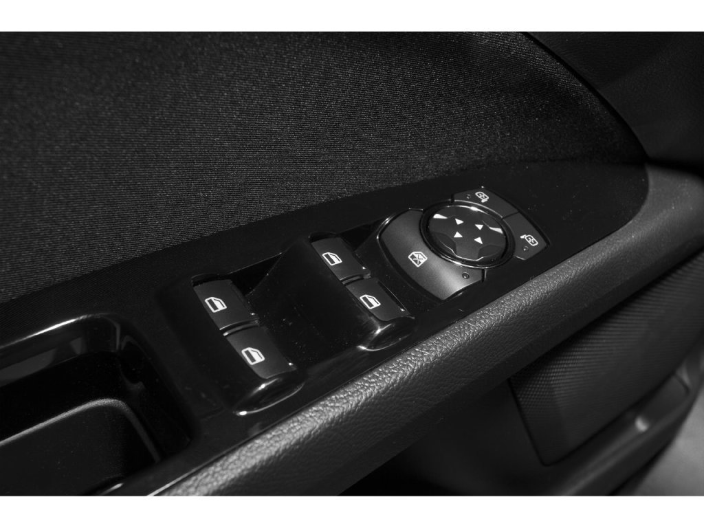 Used 2015 Ford Fusion SE FWD image 17