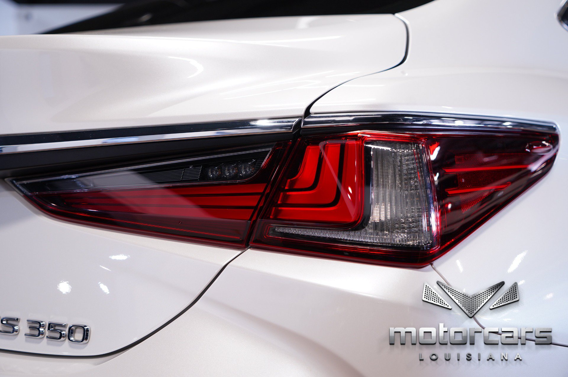 Used 2024 Lexus ES 350 w/ Premium Package FWD image 19