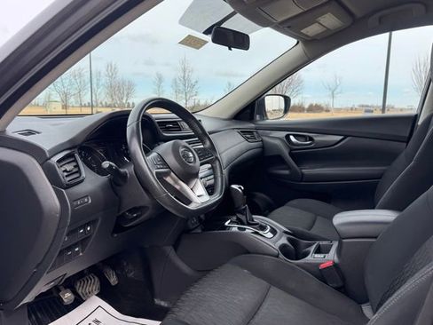 Used 2018 Nissan Rogue SV FWD image 9