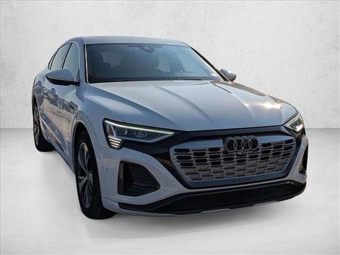Certified 2024 Audi Q8 e-tron Premium Plus image 3