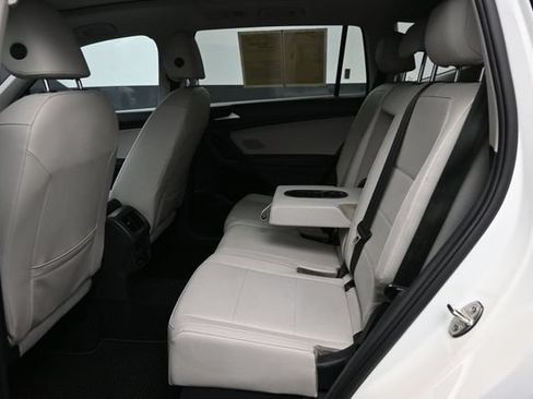 Used 2021 Volkswagen Tiguan SEL AWD/4WD image 9