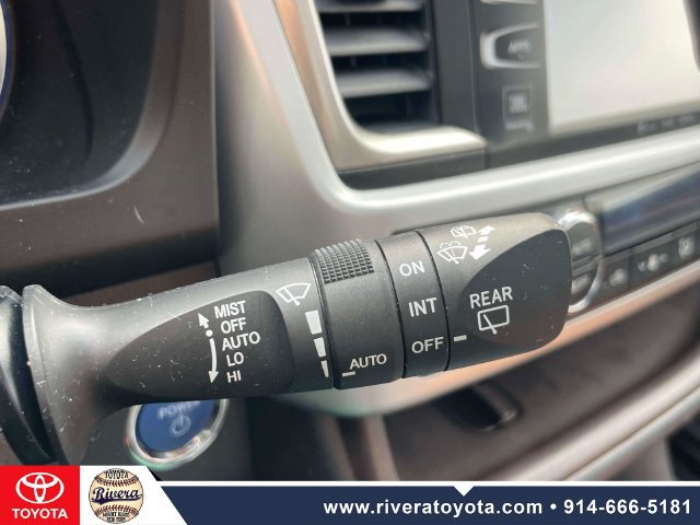 Used 2018 Toyota Highlander Limited Platinum AWD/4WD image 27