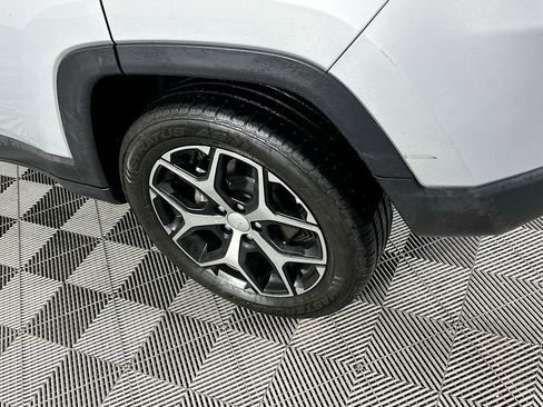 Certified 2024 Jeep Compass Limited image 41