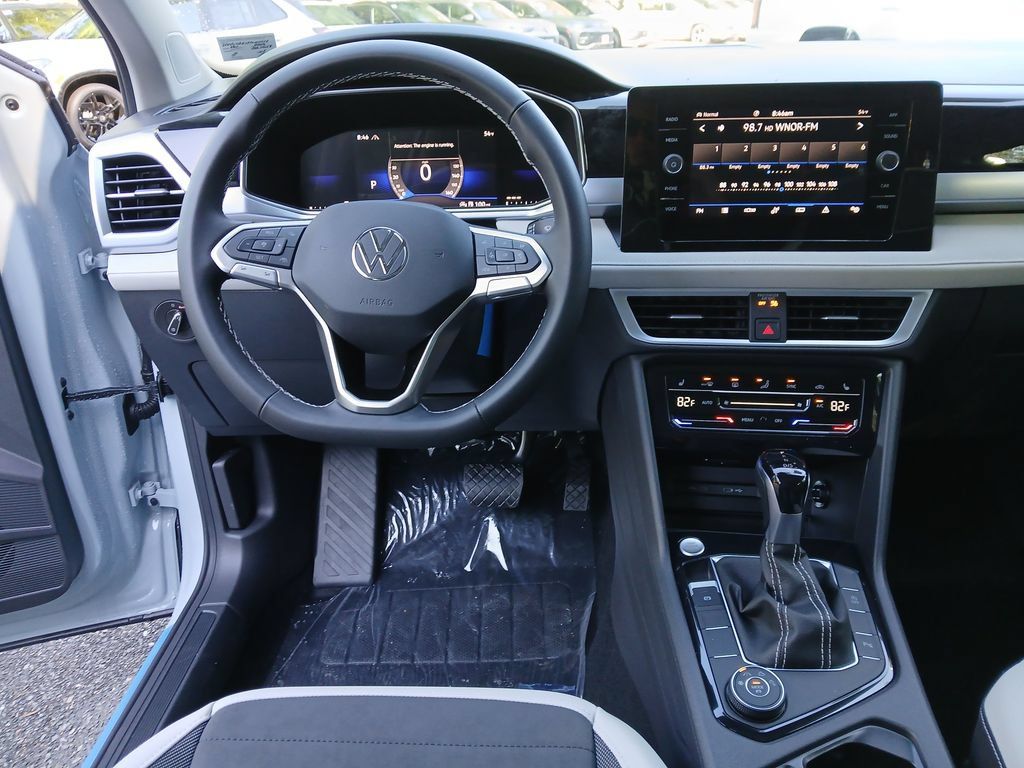 New 2026 Volkswagen Taos SE AWD/4WD image 13