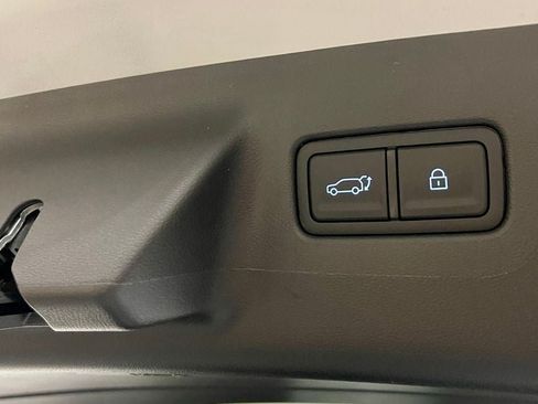 Used 2024 Hyundai Santa Fe SEL FWD image 9