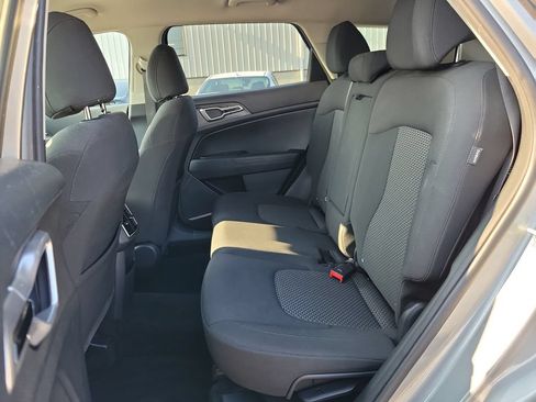 Used 2024 Kia Sportage LX AWD/4WD image 15