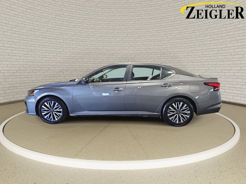 Certified 2025 Nissan Altima 2.5 SV FWD image 8