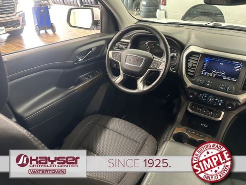 Used 2022 GMC Acadia SLE w/ LPO, Floor Liner Package AWD/4WD image 14