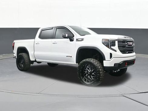 Used 2022 GMC Sierra 1500 AT4 AWD/4WD image 1