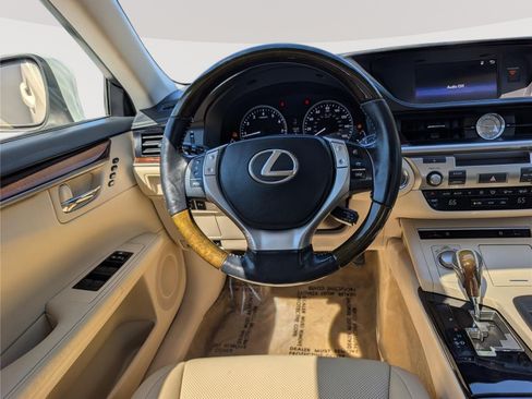 Used 2015 Lexus ES 350 w/ Premium Package FWD image 16