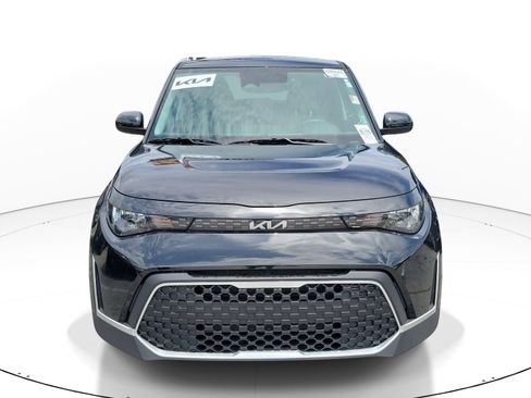 Certified 2025 Kia Soul LX w/ LX Technology Package FWD image 2