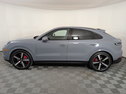 New 2026 Porsche Cayenne S image 2