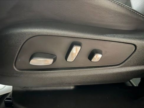 Used 2025 Cadillac XT5 Premium Luxury image 16