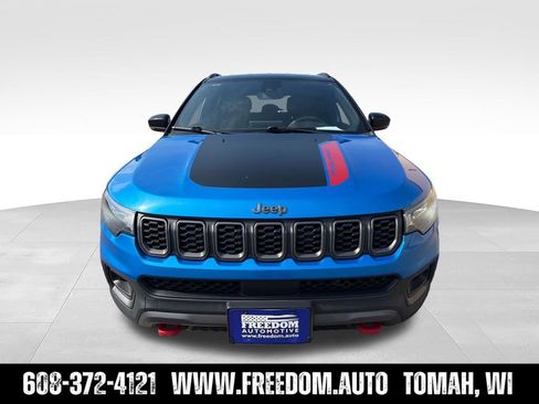 Used 2025 Jeep Compass Trailhawk AWD/4WD image 8