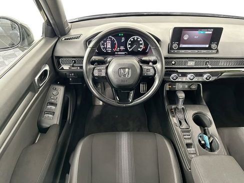 Used 2025 Honda Civic Sport image 4