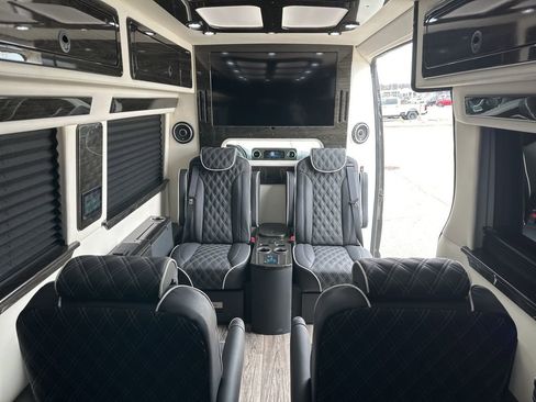 Used 2023 Mercedes-Benz Sprinter 3500 image 50