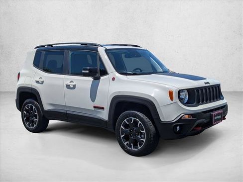 Used 2023 Jeep Renegade Trailhawk AWD/4WD image 3
