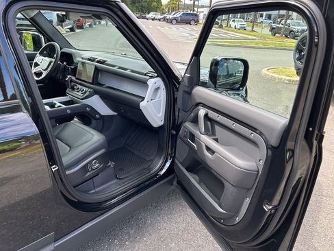 New 2025 Land Rover Defender 130 S image 19