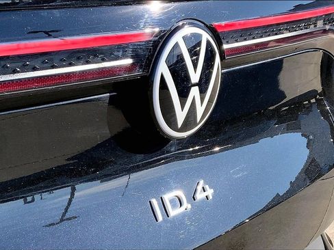 Used 2022 Volkswagen ID.4 Pro image 8