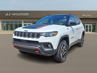 Used 2025 Jeep Compass Trailhawk AWD/4WD video 1