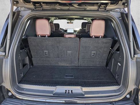 Used 2023 Ford Expedition Limited image 6