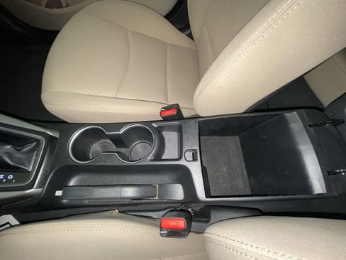 Used 2015 Hyundai Elantra SE FWD image 19