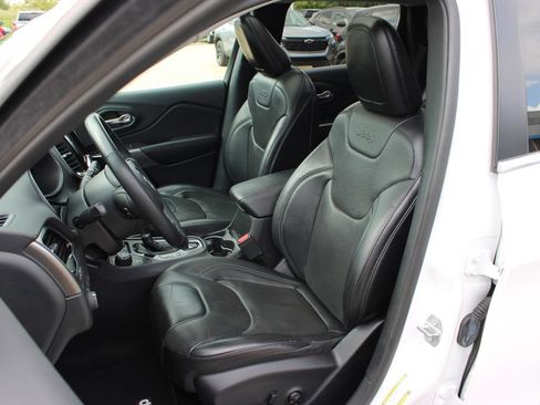 Used 2019 Jeep Cherokee Limited w/ Luxury Group AWD/4WD image 13