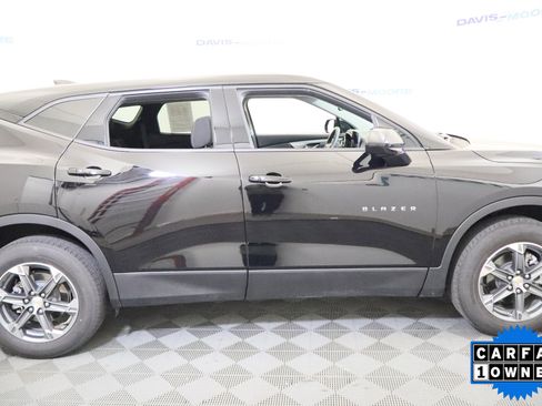 Used 2025 Chevrolet Blazer LT FWD image 5
