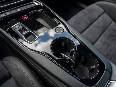 Used 2023 Audi e-tron GT Premium Plus image 12