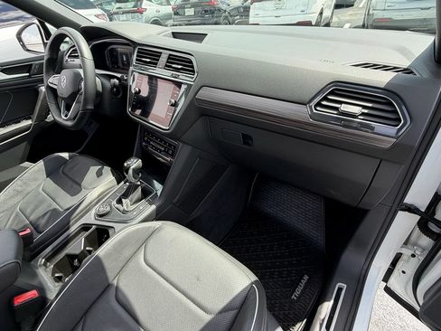 Used 2022 Volkswagen Tiguan SEL R-Line AWD/4WD image 19