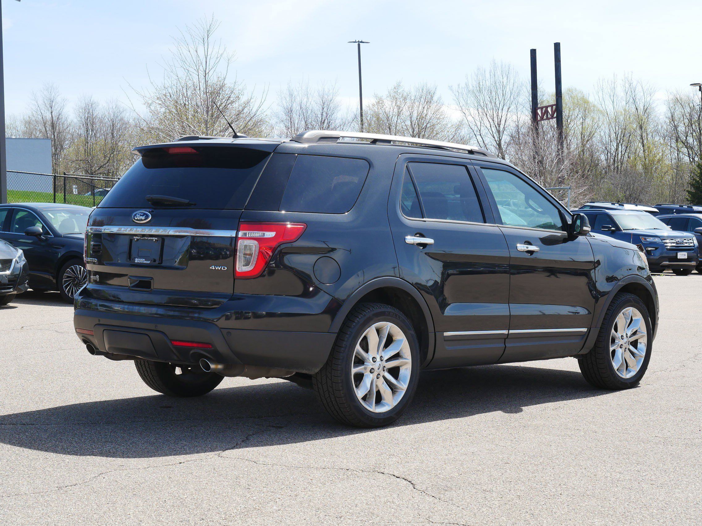 Used 2014 Ford Explorer Limited w/ Equipment Group 302A AWD/4WD image 6