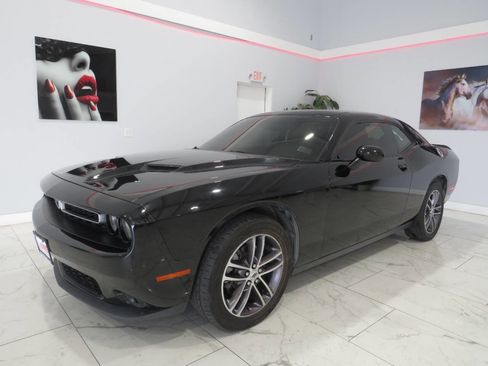 Used 2019 Dodge Challenger SXT AWD/4WD image 7