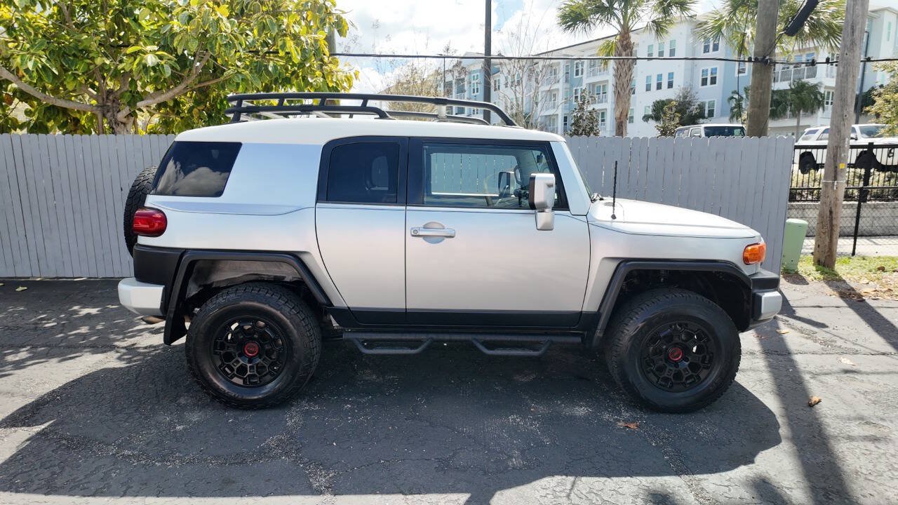 Used 2008 Toyota FJ Cruiser 4WD w/ Upgrade Pkg 2 image 2