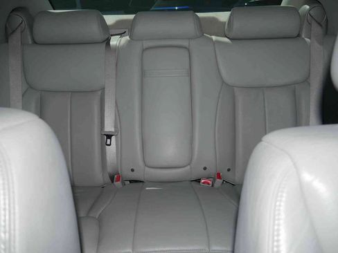 Used 2011 Cadillac DTS Premium FWD image 31