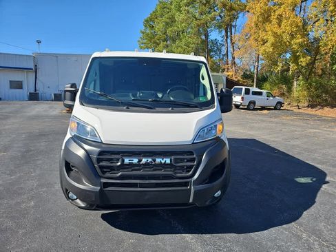 Used 2025 RAM ProMaster 2500 w/ Convenience Group image 16