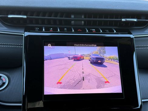 New 2025 Jeep Grand Cherokee L Altitude image 9