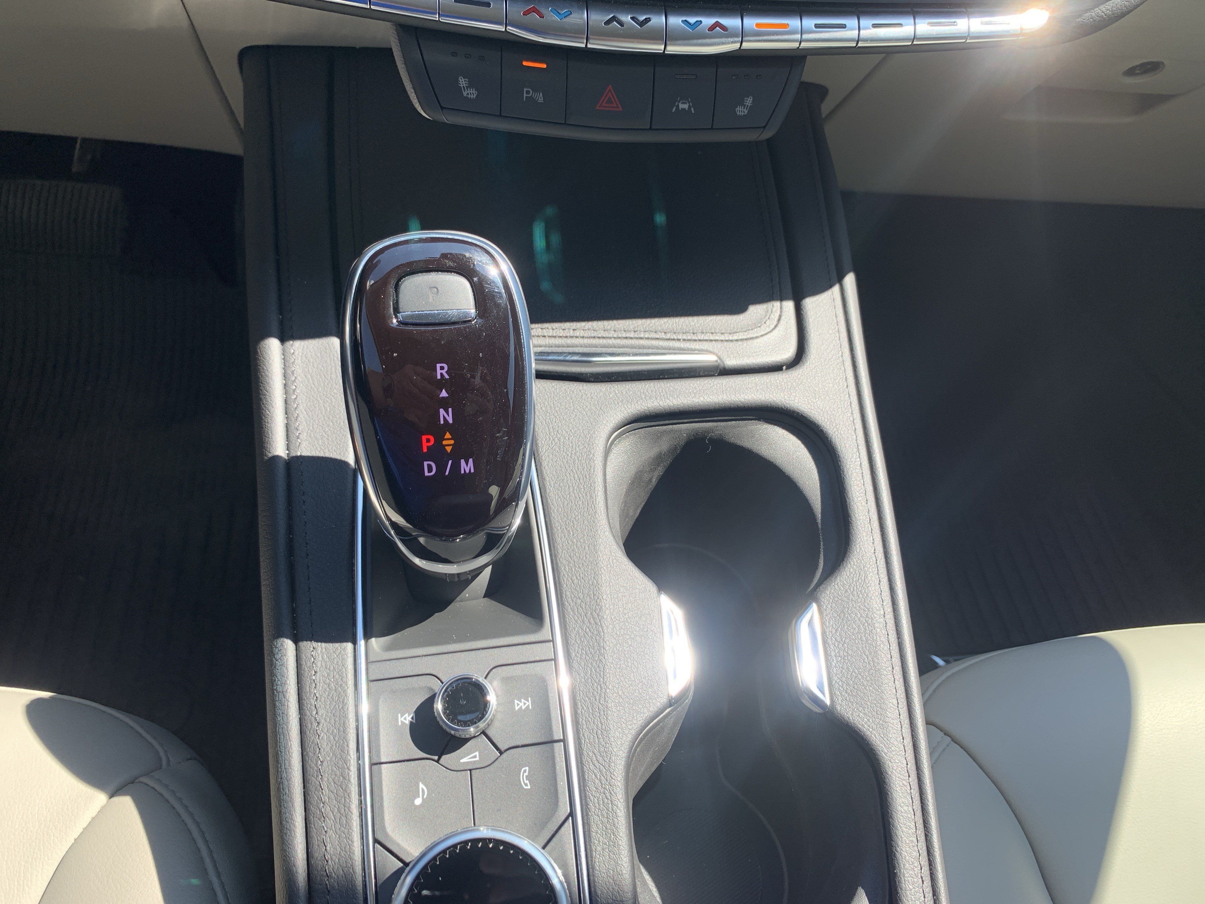 Used 2023 Cadillac XT4 Luxury w/ Cold Weather Package FWD image 26