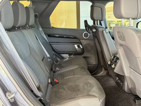 Certified 2025 Land Rover Discovery S AWD/4WD image 30