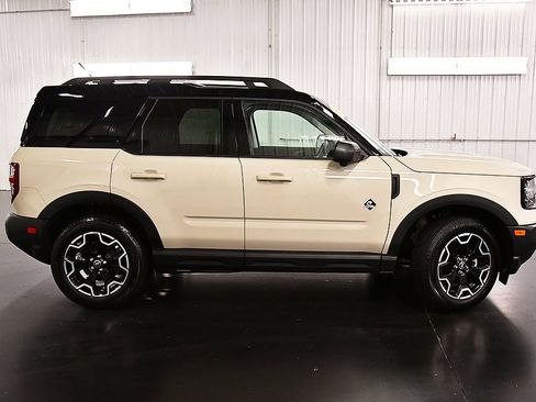 Used 2025 Ford Bronco Sport Outer Banks w/ Outer Banks Tech Package+ AWD/4WD image 8