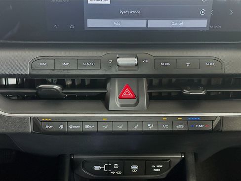 Used 2025 Kia K4 LXS image 24