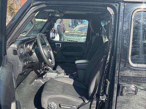 Used 2024 Jeep Wrangler Unlimited Rubicon 4xe image 24