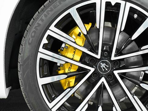 New 2025 Maserati Grecale Modena image 16