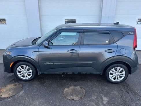 Used 2020 Kia Soul LX image 3