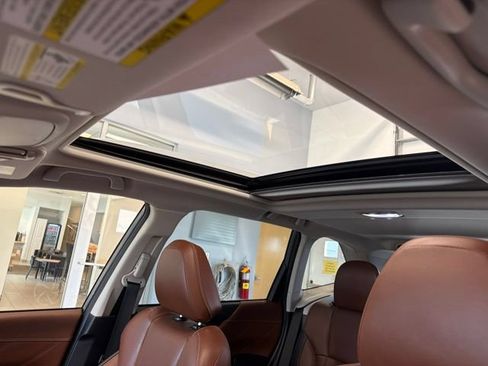Used 2023 Subaru Forester Touring AWD/4WD image 2