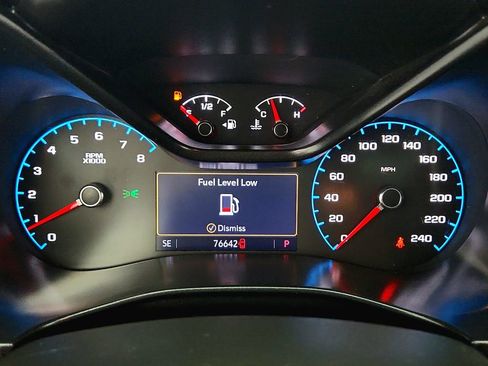 Used 2021 Chevrolet Colorado Z71 AWD/4WD image 12